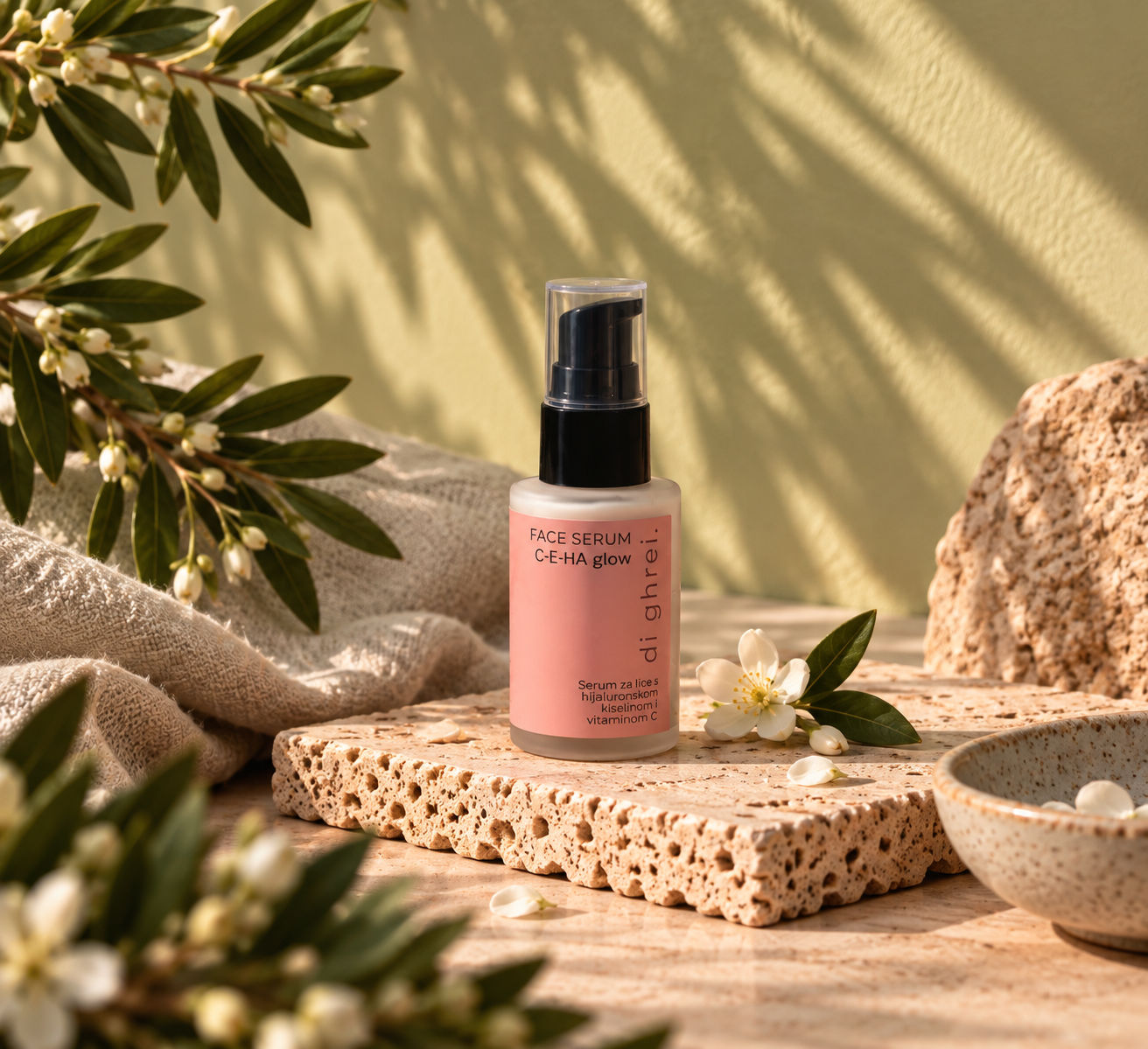 a_clean_warm_aesthetic_still_life_product_photo